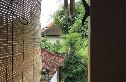 Ubud City-Centre House | 210m2 Antique, Trendy, Arty, Yogi House + Central Quiet Garden Pool + Fast Wifi