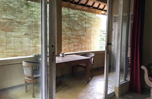 Ubud City-Centre House | 210m2 Antique, Trendy, Arty, Yogi House + Central Quiet Garden Pool + Fast Wifi