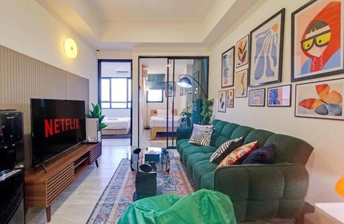 Pinang Apartment | 2BR Collins 1535 W Pool & Playstation 5