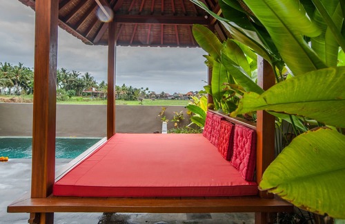 Peliatan Villa | 2BR Lovely Ricefield View Villa Ubud