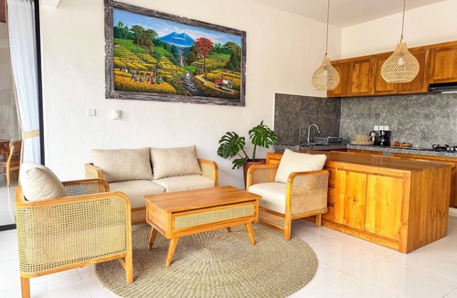 Pejeng Kawan House | 2BR Private Jungle Pool Villa in Ubud · Boho Retreat, Yoga Corner & Lush Garden