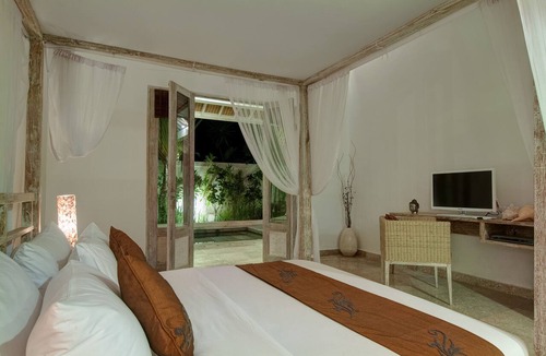 Singakerta Villa | 3 BDR lux villa in the heart of Seminyak (gated complex)