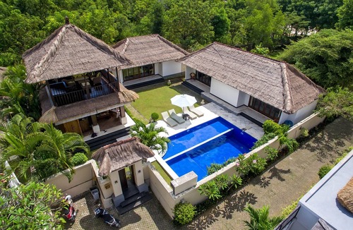 Jimbaran Bay Villa | 3 Bedroom FAMILY VILLA 10min walk from Jimbaran beach