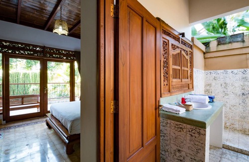 Seminyak Villa | 3 Bedroom Villa located right in the center of Seminyak, Private swimming pool