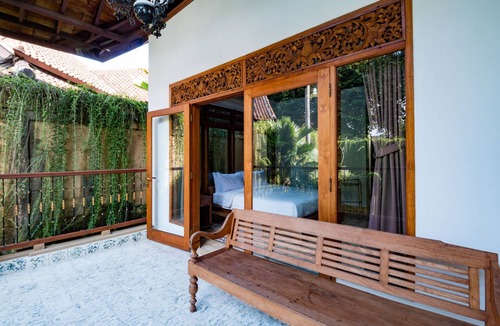 Seminyak Villa | 3 Bedroom Villa located right in the center of Seminyak, Private swimming pool