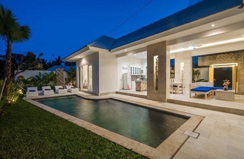 Kutuh Kaja Villa | 3 bedroom villa with rice field view