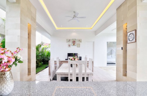 Kutuh Kaja Villa | 3 bedroom villa with rice field view