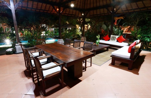 Pengosekan Villa | 3 BR Garden Pool Villa in Ubud with Breakfast, 5 Min from Monkey Forest
