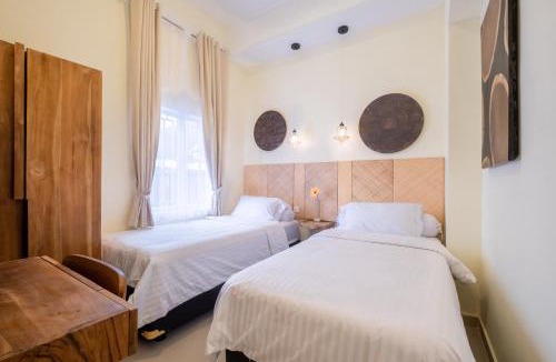 Condongcatur Villa | 3 Kamar Villa dekat Pakuwon Mall Jogja 9 Tamu, Siji Gempol