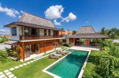 Kerobokan Villa | 300 m² Villa ∙ 5 bedrooms ∙ 11 guests