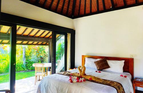 Saba Villa | 3BR Beautiful Villa Queen With Stunning Rice Field