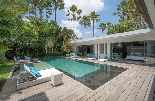 Sunset Road Villa | 4 BR Villa central location with pool Seminyak