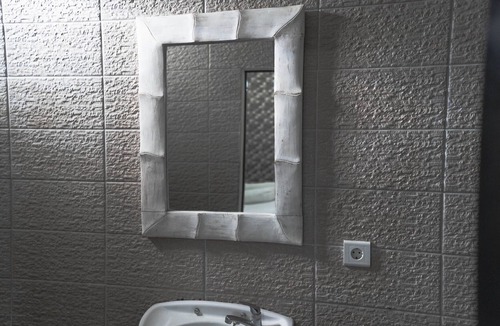 Dalung Apartment | 4 Person Room With Walk-In Rain Shower