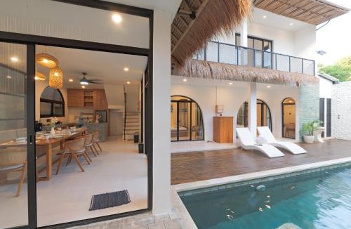 Bukit Villa | 4BR Modern Villa walking dist to Sidewalk Jimbaran