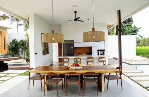 Kedewatan Villa | 4BR Villa René Luxury & Serenity in Rice Fields