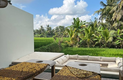 Kedewatan Villa | 4BR Villa René Luxury & Serenity in Rice Fields