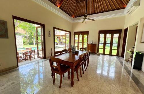 Sanur Villa | 5-BR Villa in Sanur mins walk to the beach and central Sanur