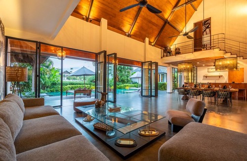 Pererenan Villa | 8-Bedroom Luxury Retreat Rice Field Views Beach Walk