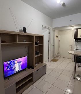 Bekasi Apartment | A Simple stay at SpringLake Apartment, Summarecon, Bekasi