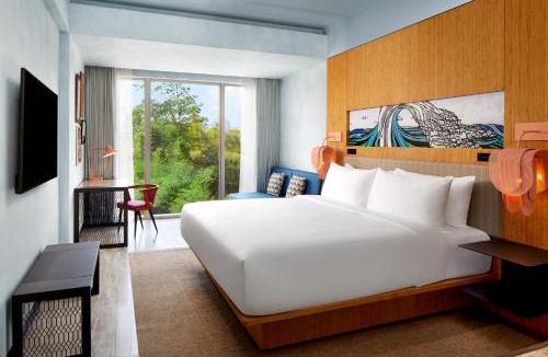 Batubelig Hotel | Aloft by Marriott Bali Seminyak
