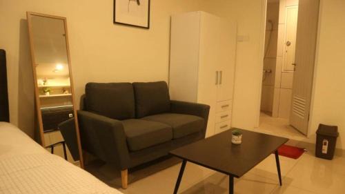 Pekayon Jaya Apartment | Apartemen Grand Kamala Lagoon by Cleo Room