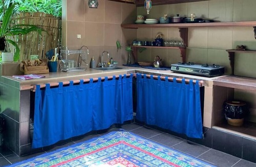 Nyuh Kuning House | Art river house - Antique tranquil retreat