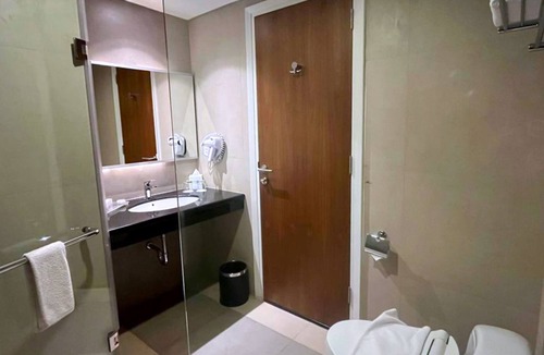 Bekasi Hotel | Avenzel Hotel & Convention Cibubur