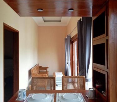 Anturan House | Bagus ayu Lovina homestay