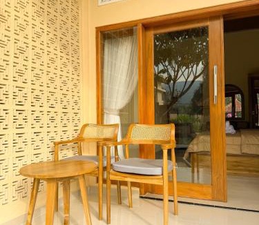 Anturan House | Bagus ayu Lovina homestay