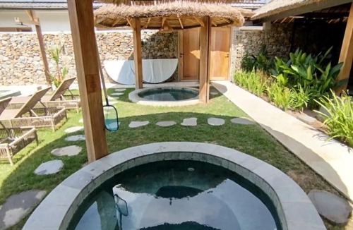 Sekongkang Resort | Baha Baha Villas Yoyos Beach West Sumbawa - Sk8, Gym, Sauna & Spas Hot & Cold, Full Bar & Restaurant