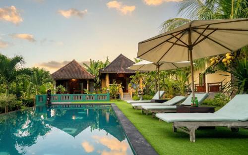 Mushroom Bay Resort | Bali Nusa Cottage