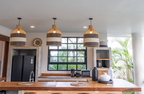 Umalas Villa | Bamboo Villa Five Bedrooms Tropical Garden