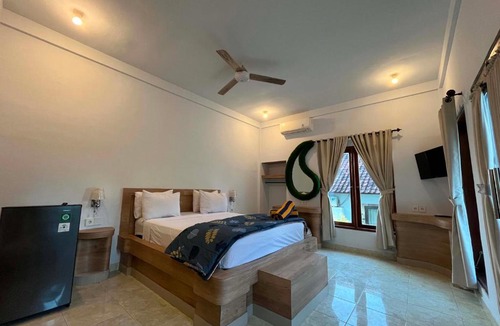 Amed Resort | Barong Cafe Bungalow and Restaurant