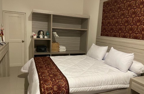 Jatinegara Apartment | BAYT AL HIKMA is a perfect place to stay during a layover between two flights or to explore Jakarta