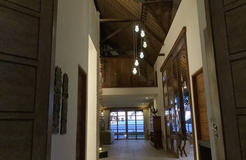 Gerokgak Villa | Beachfront Vacation Villa