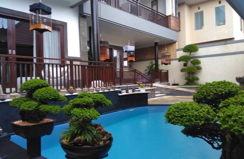 Seseh Villa | Beautiful Guestroom in Canggu with Balcony