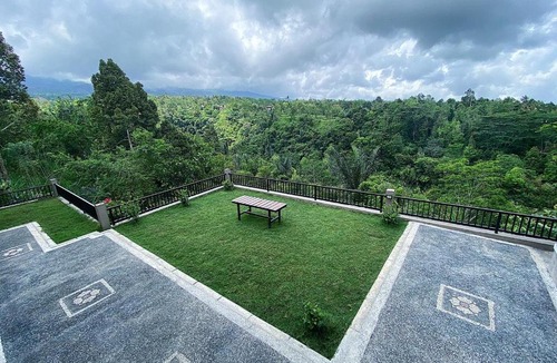 Menanga House | BESAKIH HOMESTAY