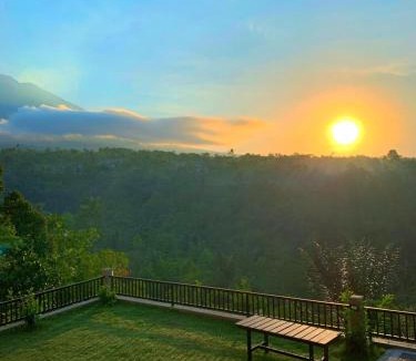 Menanga House | BESAKIH HOMESTAY