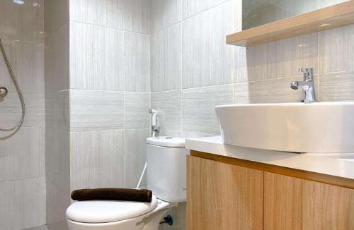 Cikarang Apartment | Best Deal and Restful 1BR Vasanta Innopark Apartment By Travelio
