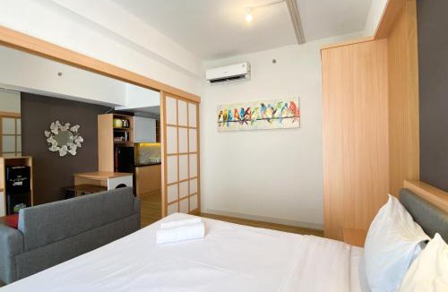 Cikarang Apartment | Best Homey 1BR at 52th Floor Vasanta Innopark Apartment By Travelio