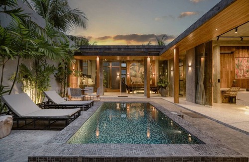 Batu Bolong House | Best Location Honeymoon Villa Bali Canggu