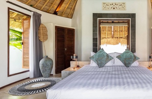 Kekeran Villa | Blissful Hideaway: Secluded Resort Paradise