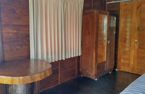 Tejakula House | Borneo Log Cabin Guest House