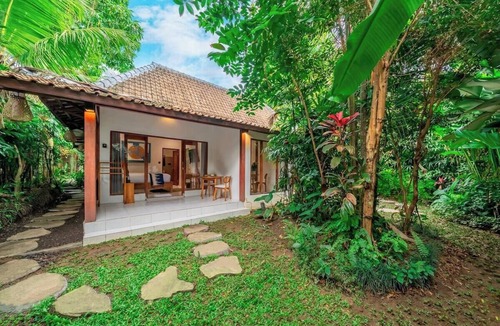Penestanan House | Brand New 2BR Boho Stay w Spa & Pool - Ubud's Best