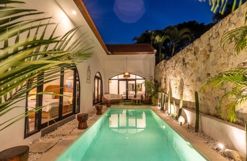 Padonan Villa | Brand New Canggu Villa-Large Pool, Near Finns & Gyms