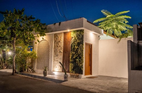 Padonan Villa | Brand New Canggu Villa-Large Pool, Near Finns & Gyms