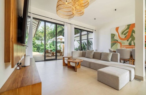 Melayang Villa | Brand New Chic 3BR Villa+Large Pool+Top Location
