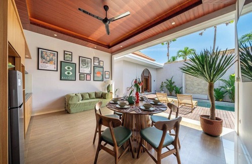 Umalas Villa | Brand NEW Paradise Villa, Huge Pool, Best Location