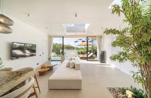 Bukit Villa | Brand New Private 2BR Villa+Huge Pool+Beach Access