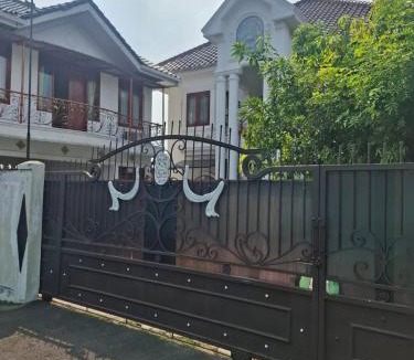 East Jakarta House | C Four Homestay